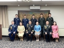 ผู้ช่วยทูตฝ่ายทหารเรือไทย ประจำกรุงโตเกียว และภริยา ร่วมแสดงความยินดีกับนักเรียนที่สำเร็จการศึกษาจากโรงเรียนนายร้อยรวมเหล่าญี่ปุ่น(National Defense Academy )
